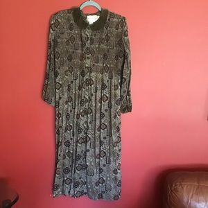 Karin Stevens | Embroider Dress